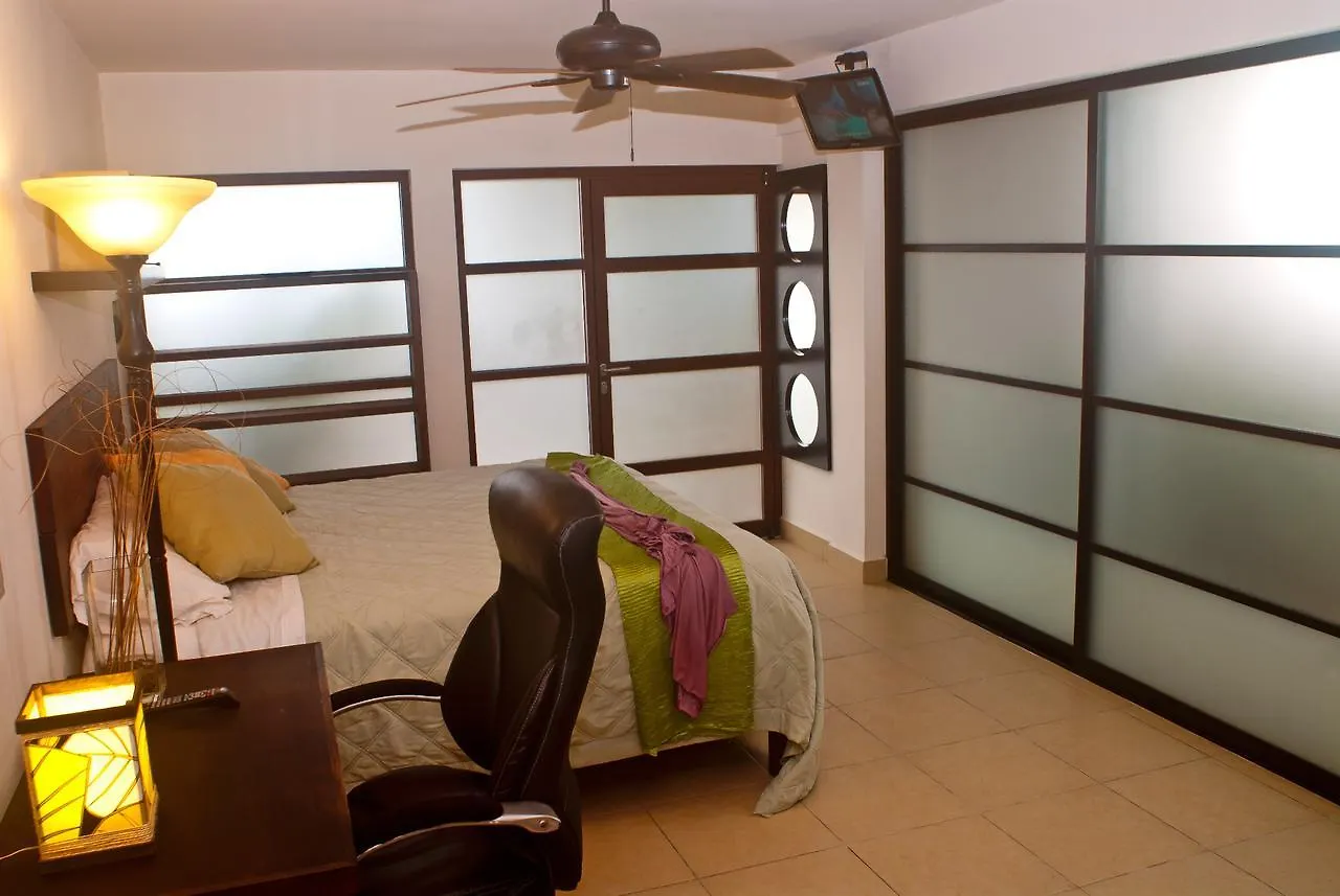 Aparthotel Art Deco Suites Cancun